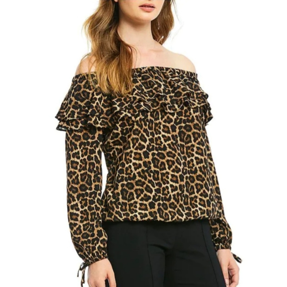 NWT. MICHAEL KORS. Leopard Print Top.